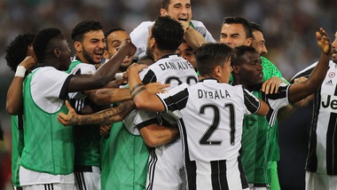 Juventus-Lazio 2-0, con Dani Alves e Bonucci la Coppa Italia è di Allegri