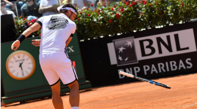 Internazionali, rabbia Fognini: scaglia a terra la racchetta