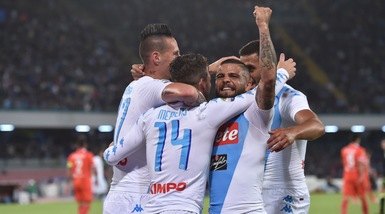 Serie A, Napoli-Fiorentina 4-1: azzurri da record, ovazione per Sarri