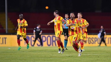 Serie B Il Benevento batte lo Spezia 2-1: semifinale col Perugia