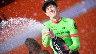 Giro d'Italia, Rolland trionfa a Canazei