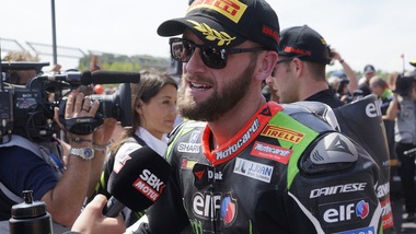 SBK Donington: Tom Sykes vince Gara1, scivolata Rea
