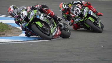 SBK Donington, le Kawasaki dominano il Warm Up
