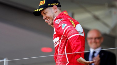 F1, Vettel: «A calcio non sono bravo, ma voglio regalare sorrisi»