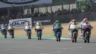 Moto3, Gp Catalogna: pole a Martin, Fenati quarto