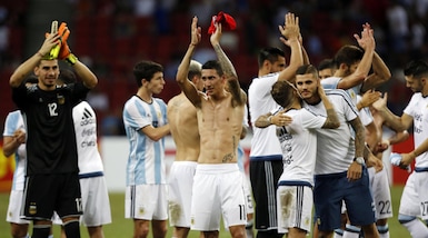 Singapore-Argentina 0-6: Fazio, Paredes e Papu Gomez protagonisti della goleada