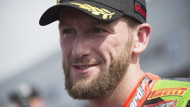 Sbk, Misano: Superpole a Sykes, Melandri in prima fila