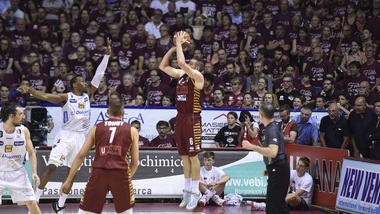 Serie A, Bramos stende Trento e avvicina la Reyer allo scudetto
