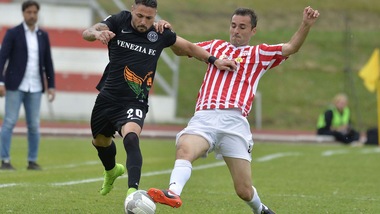 Calciomercato Cosenza, dal Venezia ritorna Caccavallo