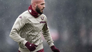 Calciomercato, il Crotone su Ajeti. Bueno per l'attacco