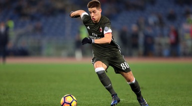 Serie A Milan, Pasalic: «La Fiorentina? Tre punti verso l'Europa»