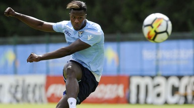 Napoli, sgambetto alla Juventus: offerta alla Lazio per Keita