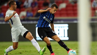 Calciomercato, Perisic-Martial: sì dei bookie allo scambio