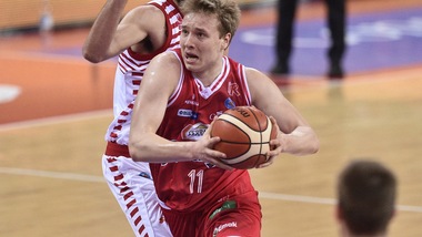 Basket, Strautins firma per l'Orlandina