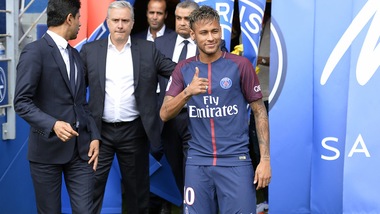 Neymar: «Non sono al Psg per i soldi». Ecco quanto guadagnerà