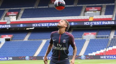 Neymar, show al Parco dei Principi prima di Psg-Amiens