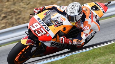 MotoGp, Brno: pole show di Marquez, Rossi secondo