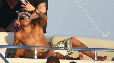 Neymar, che festa sullo yacht a Saint Tropez!