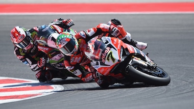 Sbk, Germania: Davies vince Gara1, quarto Melandri