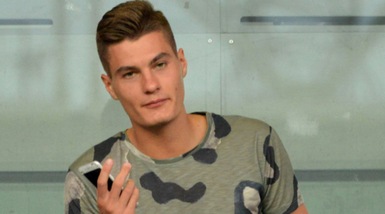 Schick spacca: in tre su di lui ma la Roma è in pole