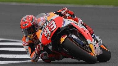 MotoGp Silverstone: Marquez in pole, Rossi 2°