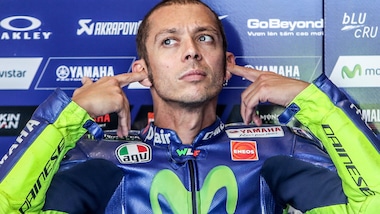MotoGp, Rossi dimesso: «Tornerò prima possibile»