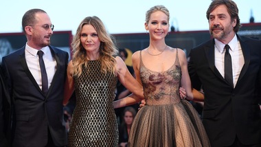 Venezia 74: Jennifer Lawrence incanta il lido