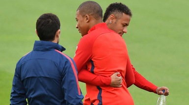 Paris Saint Germain, l'abbraccio da 400 milioni di Neymar e Mbappé