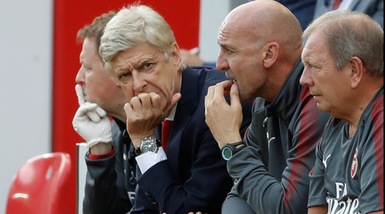 Wenger getta la spugna: «Aboliamo il fair play finanziario»