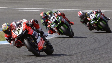 Sbk Portogallo, Rea chiude in testa le prove del venerdì