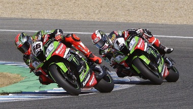 Sbk, Portogallo: Rea centra la pole a Portimao