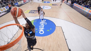 Sutton stende Bologna, Trento vince in rimonta