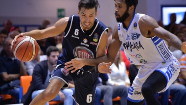 Vujacic sbanca Brindisi, Torino parte bene