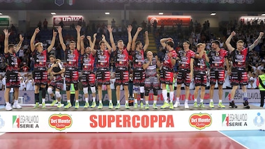 Volley: Supercoppa, Perugia alza il primo trofeo della stagione