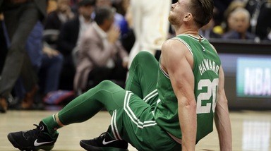 Harden sorprende i Warriors, Boston perde Hayward