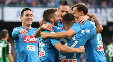 Serie A, Napoli-Sassuolo 3-1: Sarri torna in testa da solo