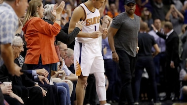 Booker sbanca Brooklyn, i Lakers dominano Detroit