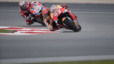 MotoGp, Valencia: Marquez in pole, Dovizioso in terza fila