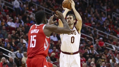 NBA, Vincono Cavs e Warriors. Hawks e Clippers ko