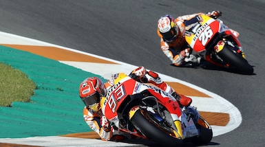 MotoGp, Valencia: Dovizioso cade e si ritira, Marquez campione