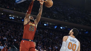 LeBron gela il Garden, New York si arrende nel finale