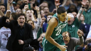 Boston non fa sconti neppure a Golden State. Houston a valanga