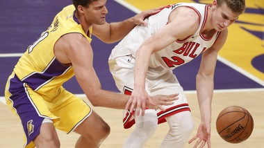NBA, i Lakers battono i Bulls in rimonta
