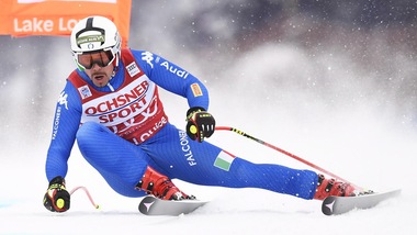 Cdm, Feuz vince la discesa di Lake Louise. Fill quarto