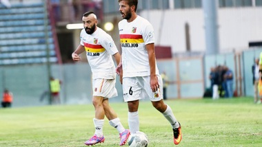 Serie C Sicula Leonzio-Catanzaro 1-2. Decide la doppietta di Falcone