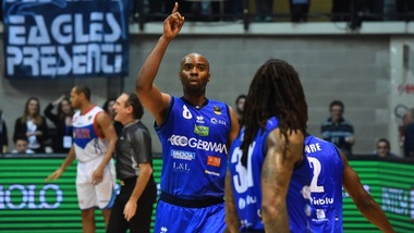 Landry doma Cantù, nona vittoria per Brescia