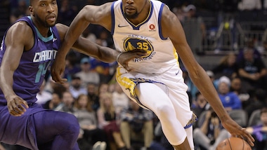 Durant salva Golden State, LeBron lancia Cleveland