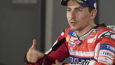 MotoGp, Lorenzo: «Rossi ha dato tanto, da lui posso imparare»