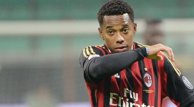 Violenza sessuale di gruppo: 9 anni all'ex milanista Robinho