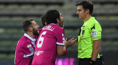 Serie B, Parma-Spezia 0-0: rosso per Lucarelli